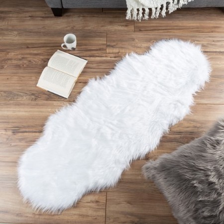 HASTINGS HOME Hastings Home Faux Sheepskin Fur Rug (2x5 feet, White) 501739OVJ